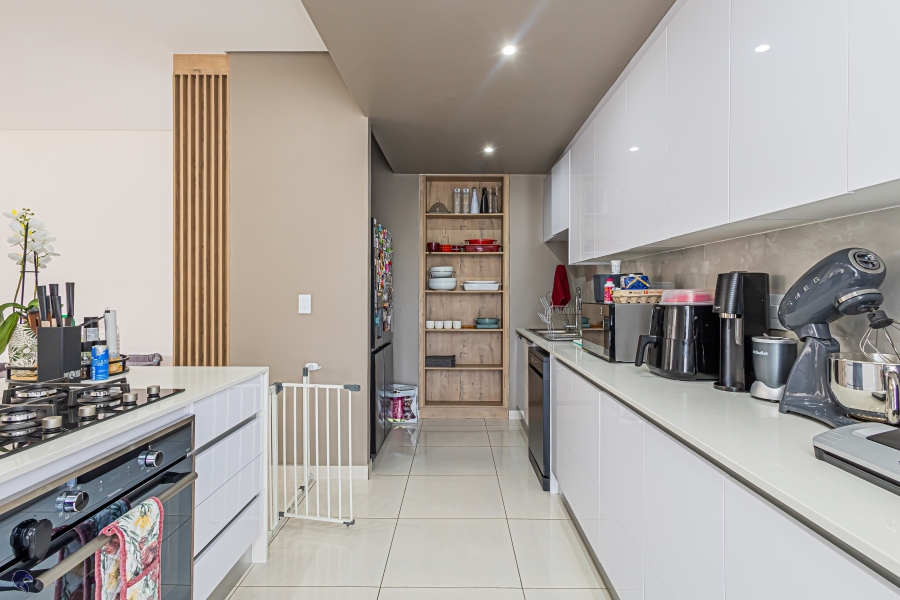 6 Bedroom Property for Sale in Country Club Western Cape